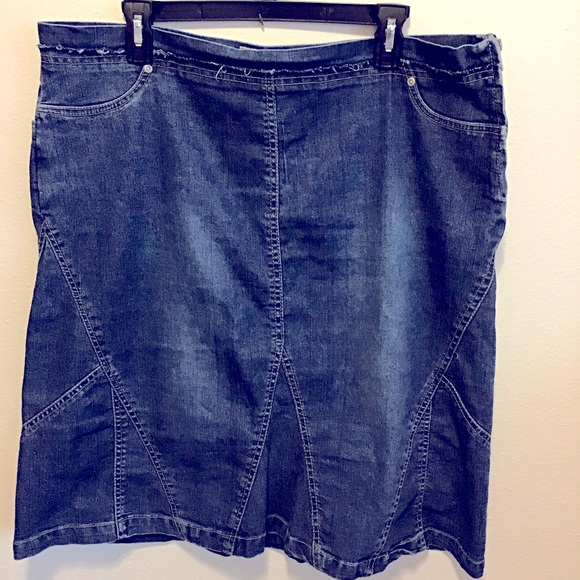 Defuse denim skirt. - Picture 2 of 5